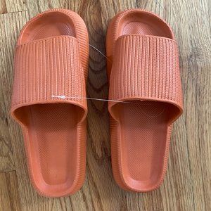 Mesh Beach Shoes Pillow Slides (New In Bag)
